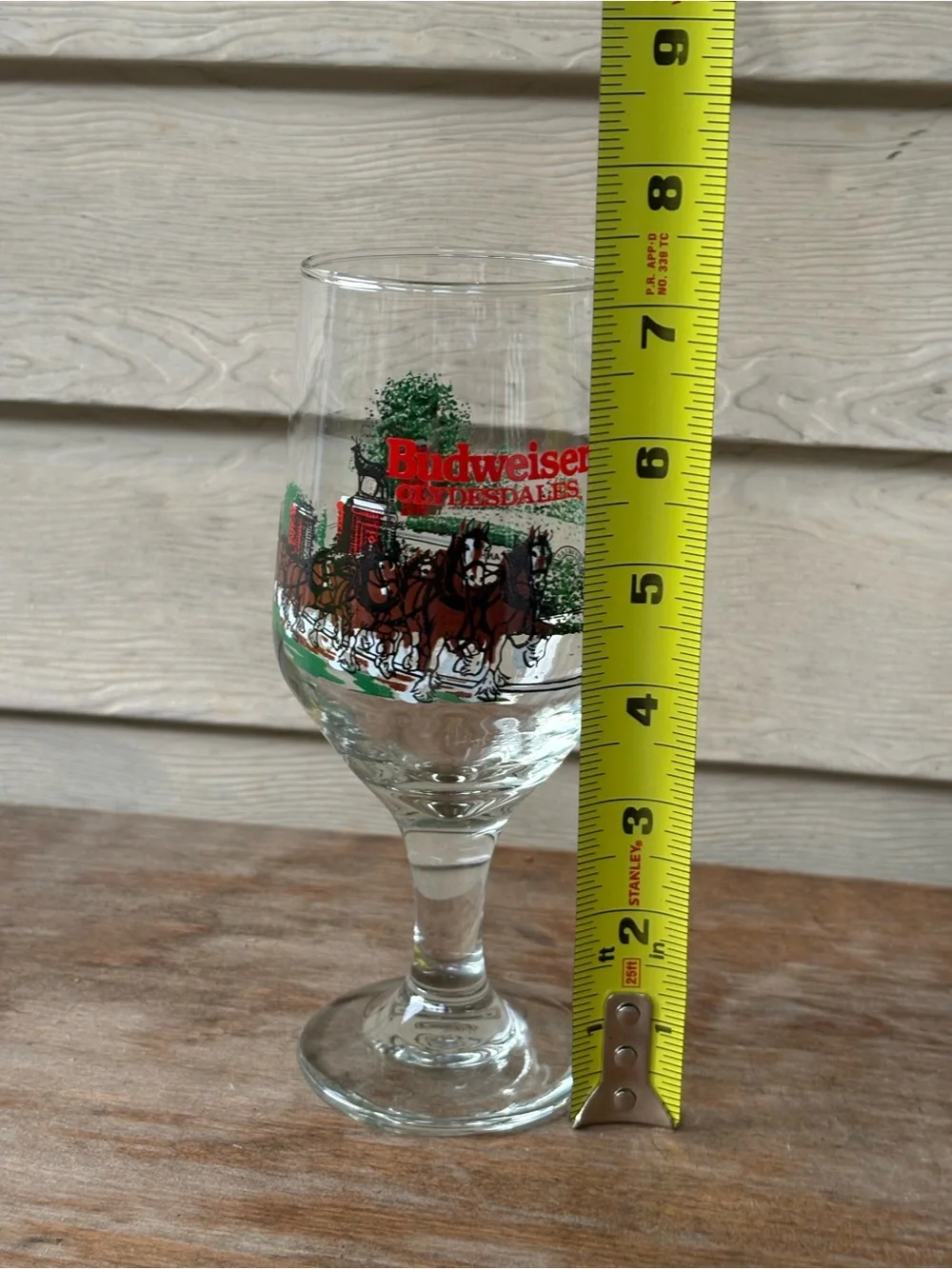 4 VTG 1991 Budweiser Clydesdales stemmed beer glasses featuring a winter scene